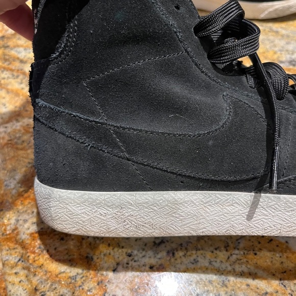 Nike Blazers - Picture 4 of 6